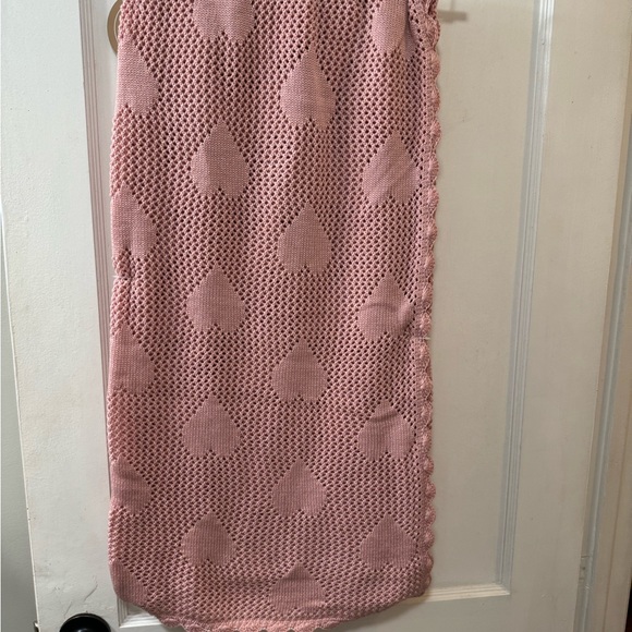 Cupcakes and cashmere Valentine’s Day blanket crochet style NEW with tags - Picture 5 of 7